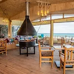Kara Kedi Bed and breakfast