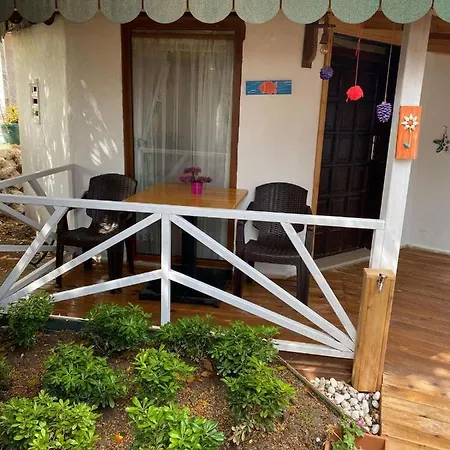 Kara Kedi Bed & Breakfast