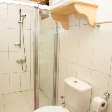 Kara Kedi Bed & Breakfast